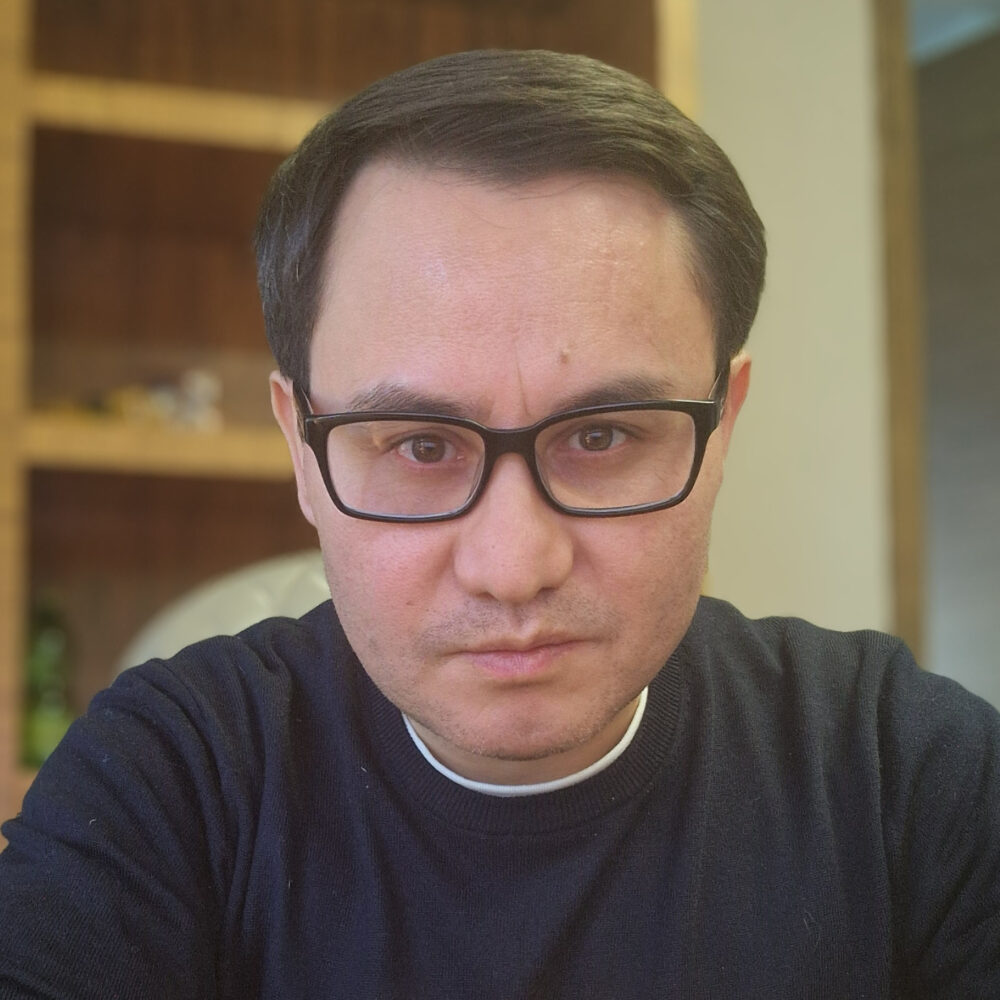 Данияр Турсункулов фотосуреті