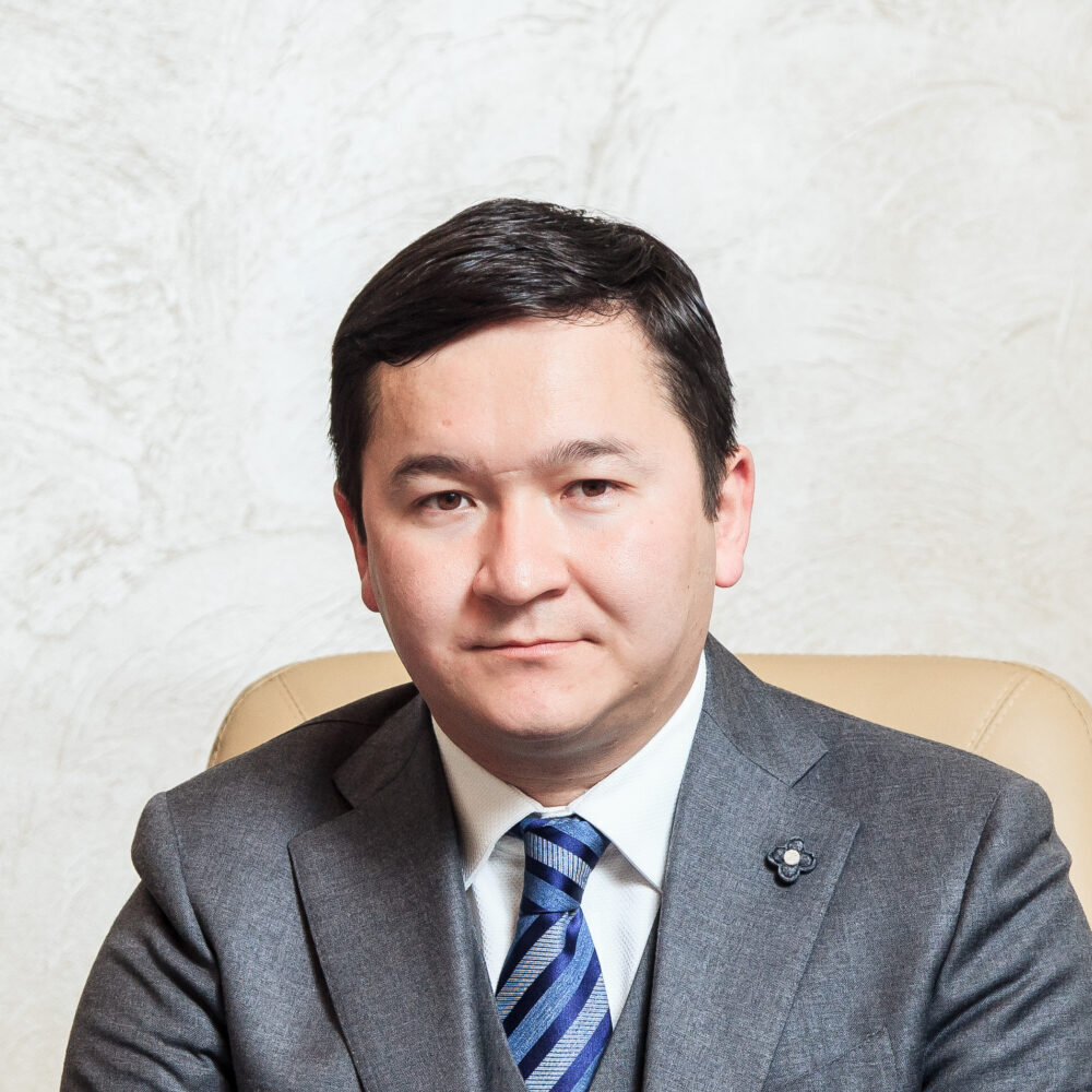 Алимжан Есетов фотосуреті